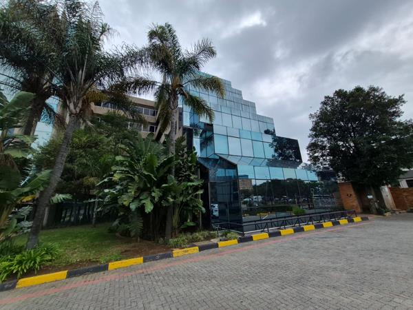 1 100 m² Commercial space