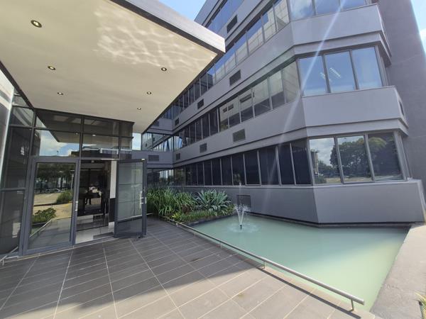 711 m² Commercial space