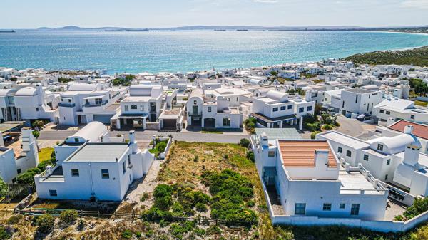 365 m² Land