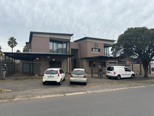 472 m² Commercial space