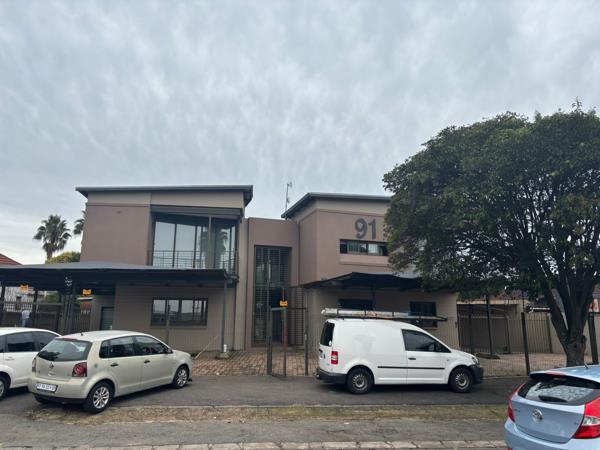 472 m² Commercial space