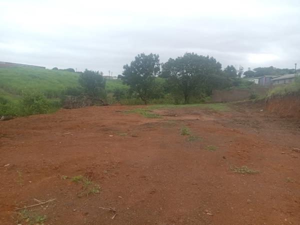 1 600 m² Land