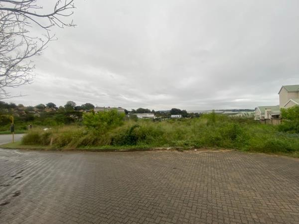 1 674 m² Land