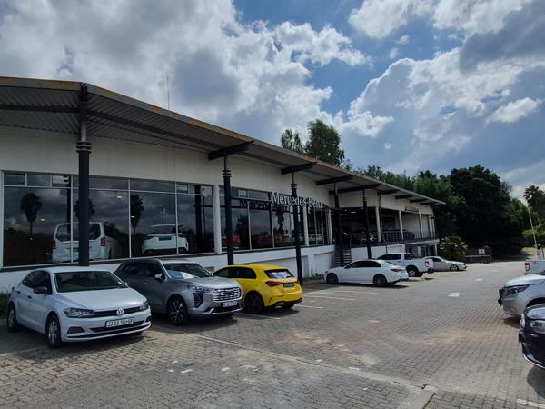 1 985 m² Commercial space