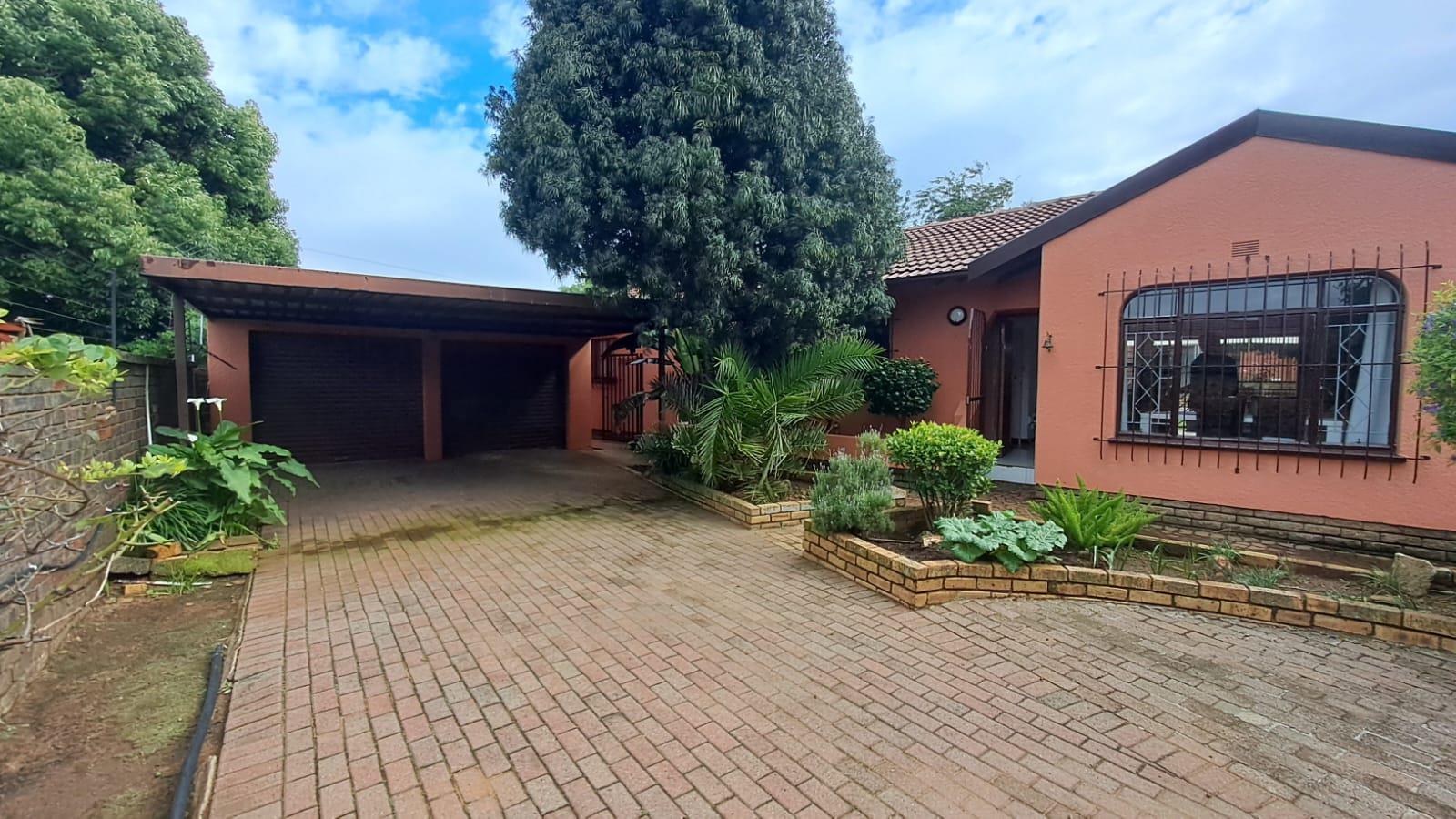 3 Bedroom House in Grobler Park