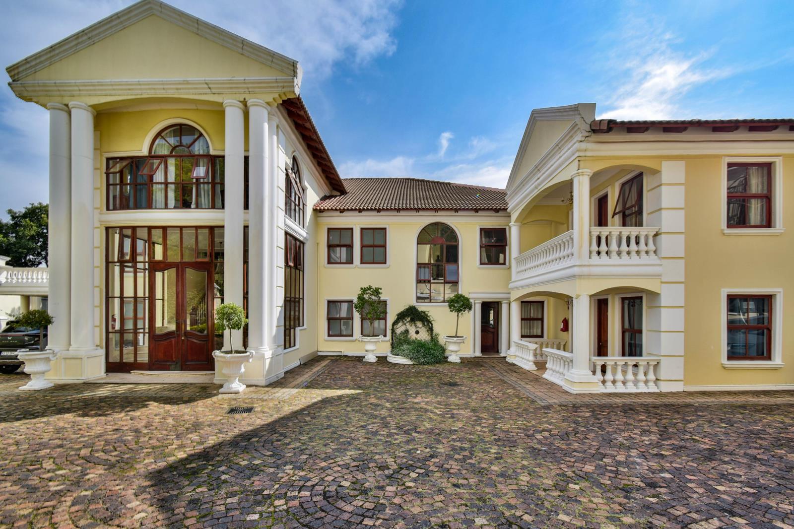 1 Bedroom Apartment in Waterkloof