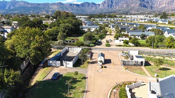 723 m² Land