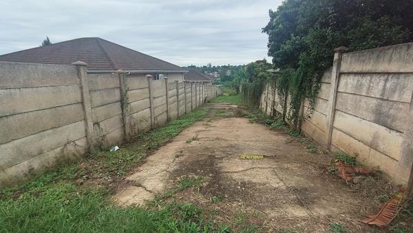 987 m² Land