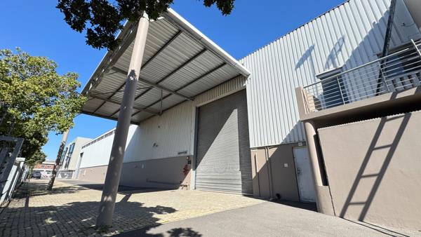 3 100 m² Industrial space