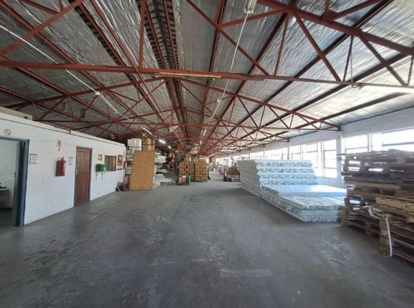 1 061 m² Industrial space