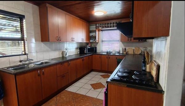 8 Bedroom House