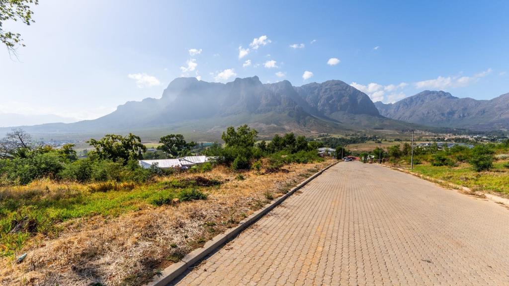 638 m² Land