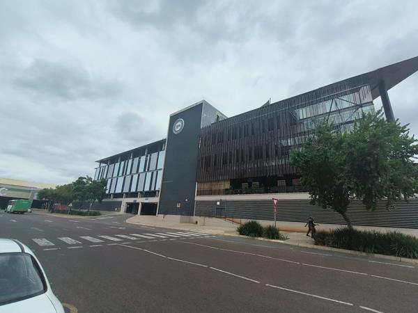 645 m² Commercial space