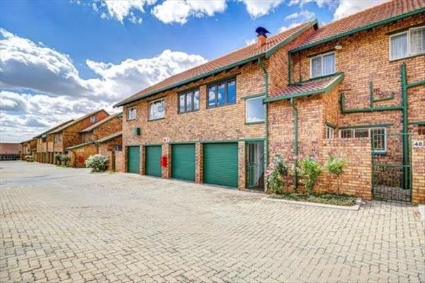 4 Bedroom Townhouse