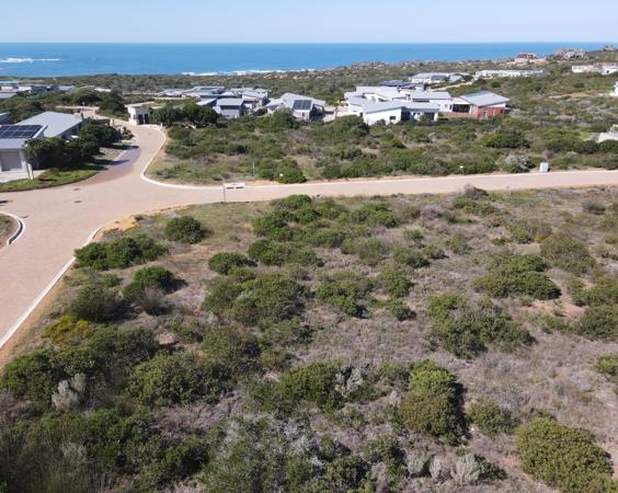 833 m² Land