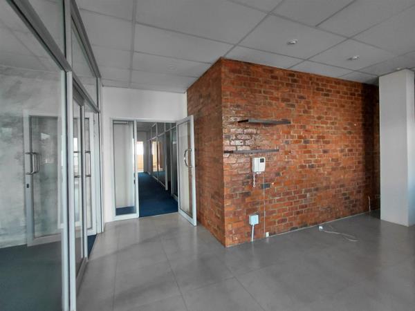 196 m² Office Space