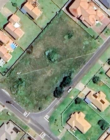 1 100 m² Land