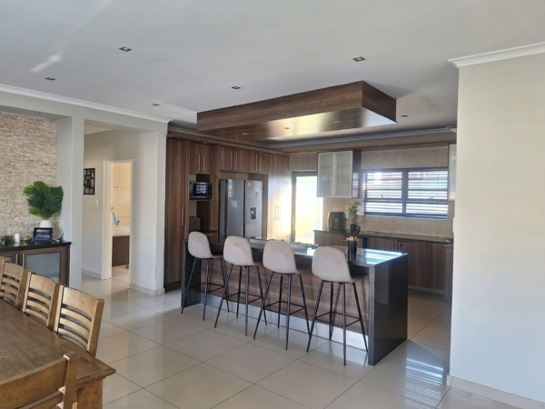 5 Bedroom House