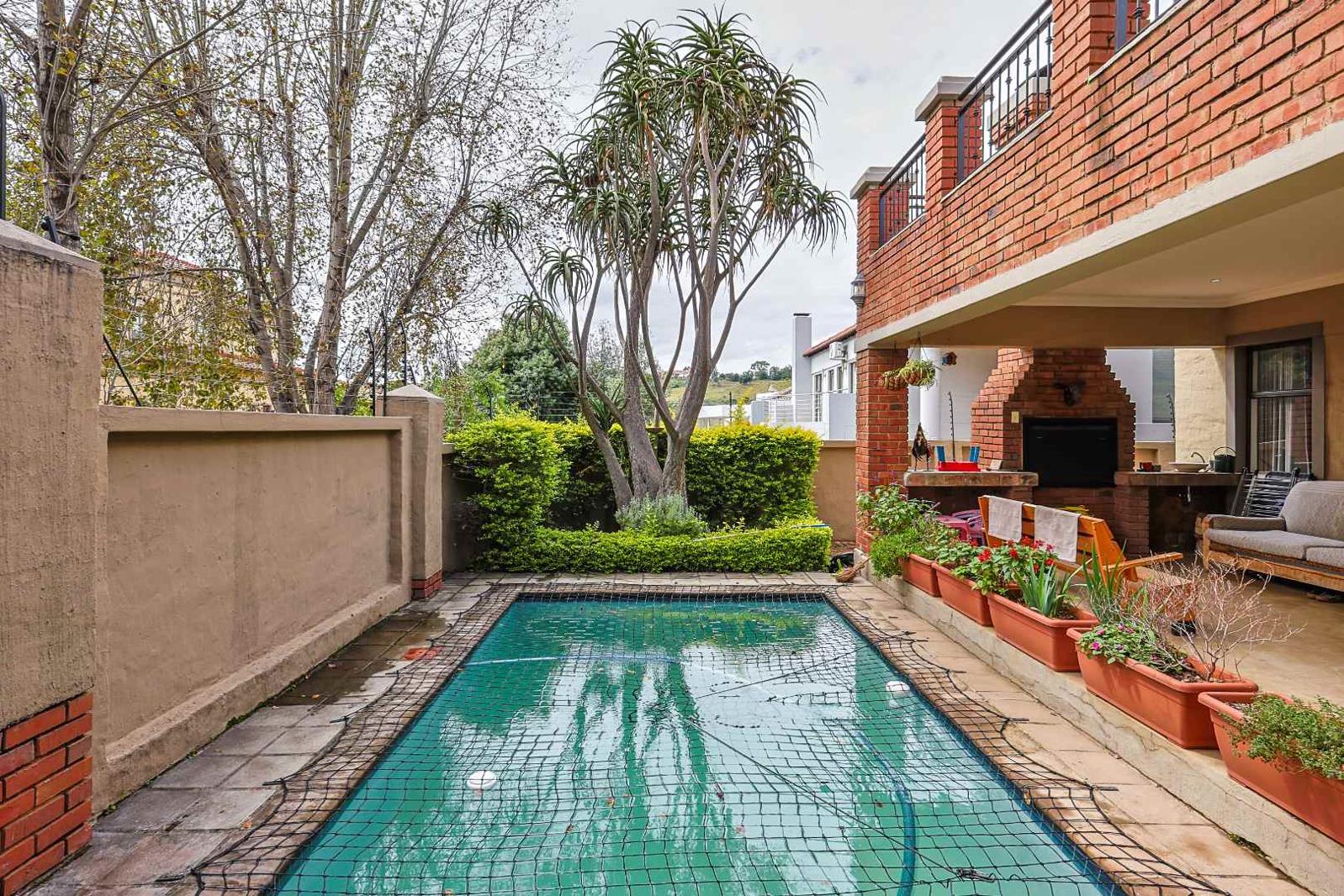4 Bedroom House in Waterkloof Ridge