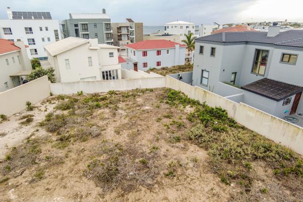 595 m² Land