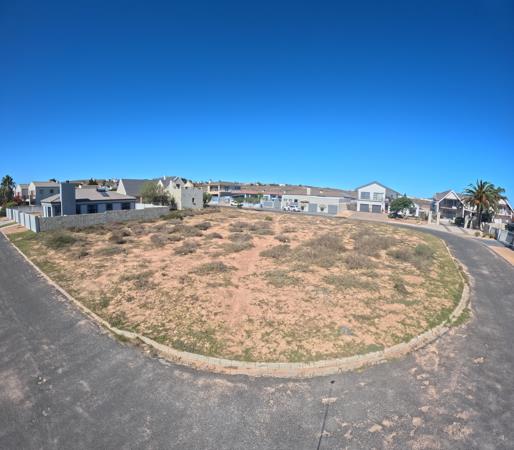 1 215 m² Land