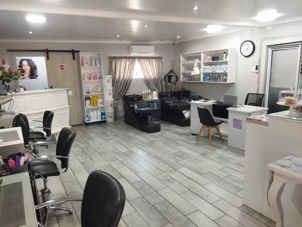 48.7 m² Commercial space