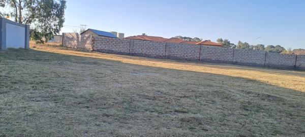 1 897 m² Land