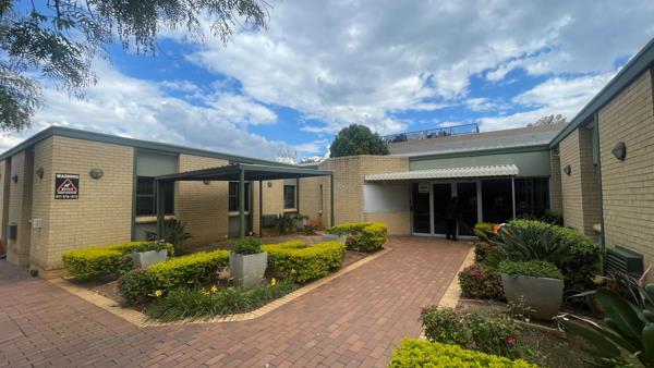 572 m² Office Space