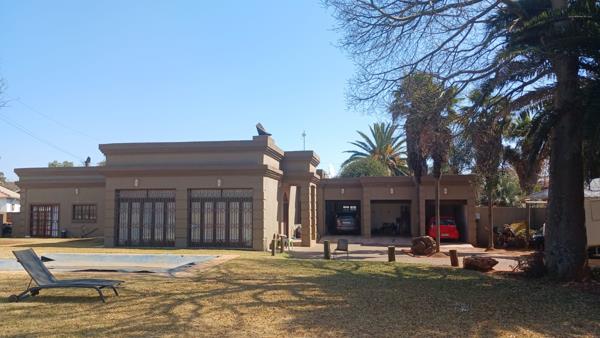 9 Bedroom House