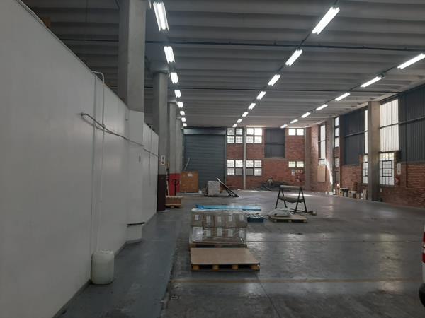 1 370 m² Commercial space