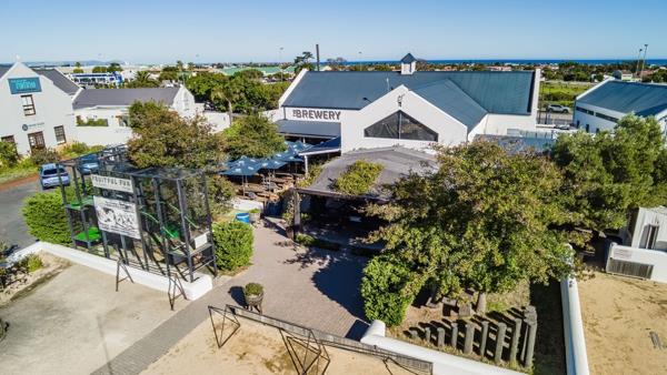 752 m² Commercial space