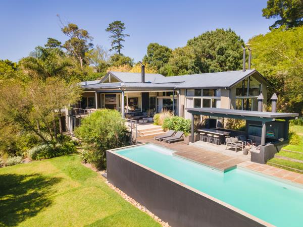 6 Bedroom House