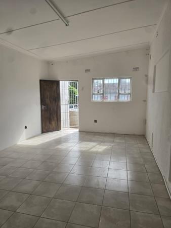 24 m² Retail Space