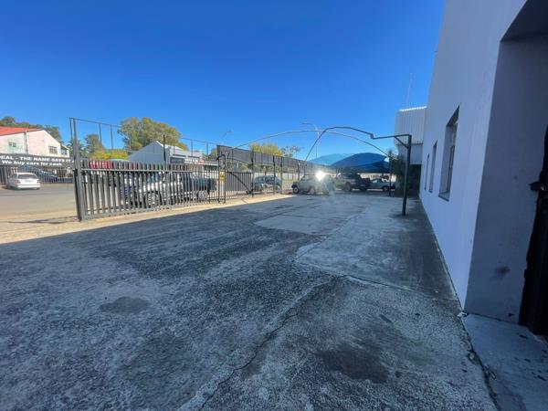 990 m² Commercial space