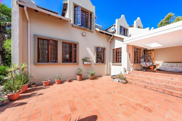 5 Bedroom Townhouse