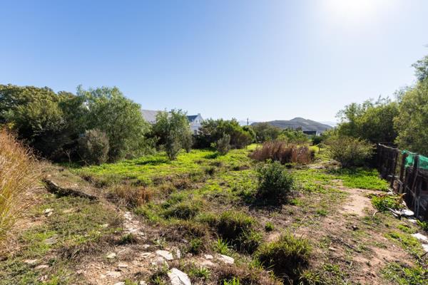 1 750 m² Land