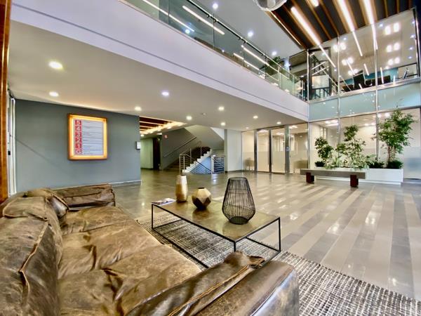 300 m² Office Space