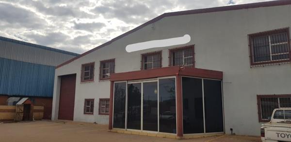 2 400 m² Industrial space