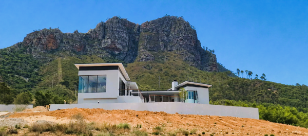 576 m² Land