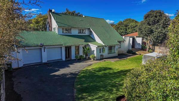 6 Bedroom House