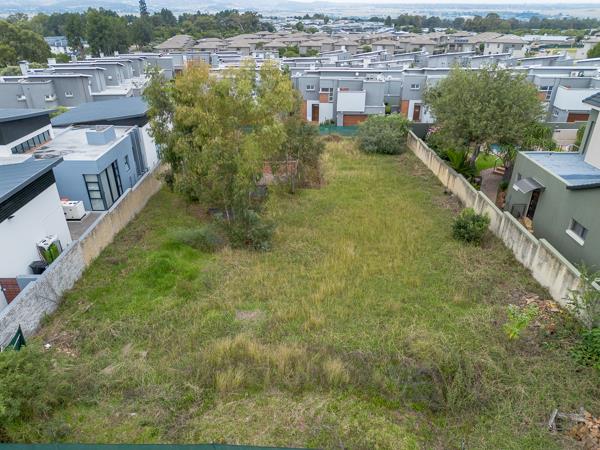 891 m² Land
