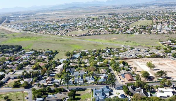 798 m² Land