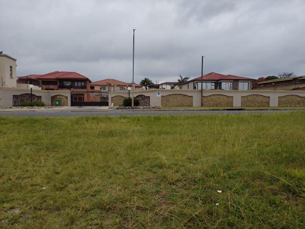 8 085 m² Land