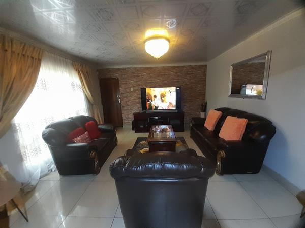 6 Bedroom House