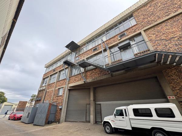 496 m² Industrial space