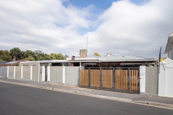 6 Bedroom House