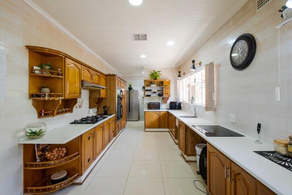 5 Bedroom House