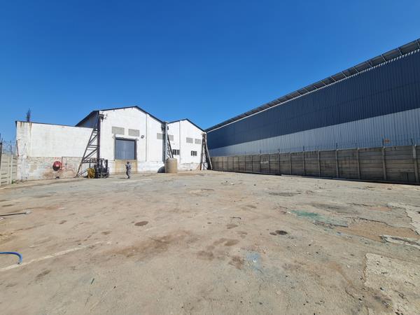 1 100 m² Industrial space