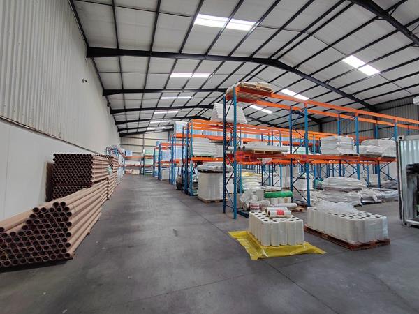 2 100 m² Industrial space