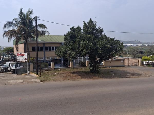 1 620 m² Commercial space